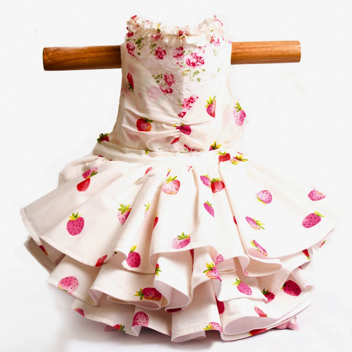 Strawberry Love (Cat)